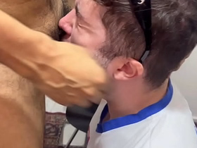 eita como senta gostoso na rolona monstra (COMPLETO NO RED) hot bi gay porn