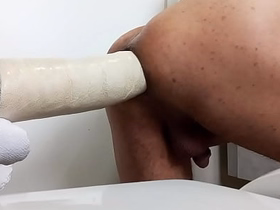 Gostoso enfiar este consolo grosso no cu,que delícia @!!! sex gay japan porn