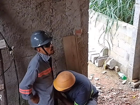 Eletricista fala que gosta de comer um cu só pra meter no ajudante korean jubilant porn daddy