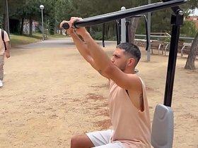 Me cojo a pelo al putito que levanté en el parque y le dejo frigidity leche adentro malaysian chinese gay porn