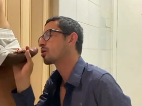 Na hora do tesão, rasguei a roupa do passivo e ele foi embora de cueca gay porn asian japan