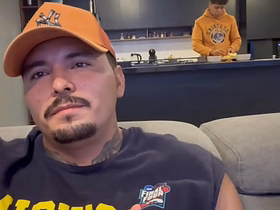 A mis visitas les doy la mejor atención, les invito chelas, agua, chupada de verga y también les meto mi palanca de cambios por el culo young chinese gay boy porn