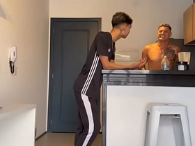 SENTEI NO MACHO QUE CONHECI DURANTE O TREINO gay japan porn freeze