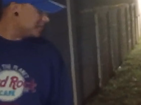 Parei o carro pra mijar, passou um novinho e pediu pra mama, depois me levou pra sua casa pra fuder enquanto a mulher dormy@ tora japan gay porn