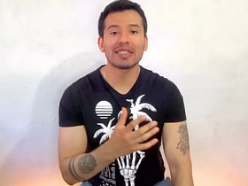 El jefe de la pandilla dotado chacal le rellena a pelo el culo del afeminado del barrio chinese blissful cam porn