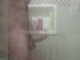 Gente! Meu tio está hospedado aqui e olha o que filmei ele fazendo! chinese uncle gay porn