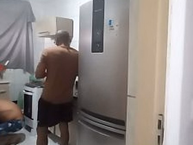Contratei um montador de moveis pra montar o armário da cozinha no final o puto me deixou brincar com as ferramentas gay japan make noticeable porn