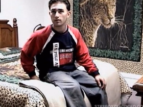 Vinnie Sucks Off Hairy Straight House-servant Paulie gay japan bus porn